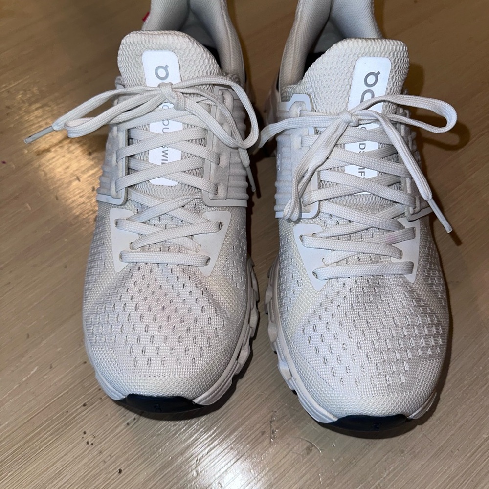 On Couldswift white sz 7 women’s.